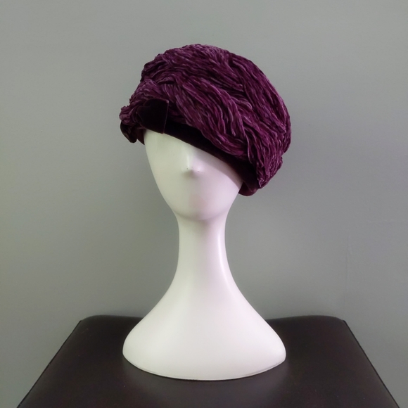 Vintage 1960s Amethyst Purple Textured Woven Velvet Turban Pillbox Hat